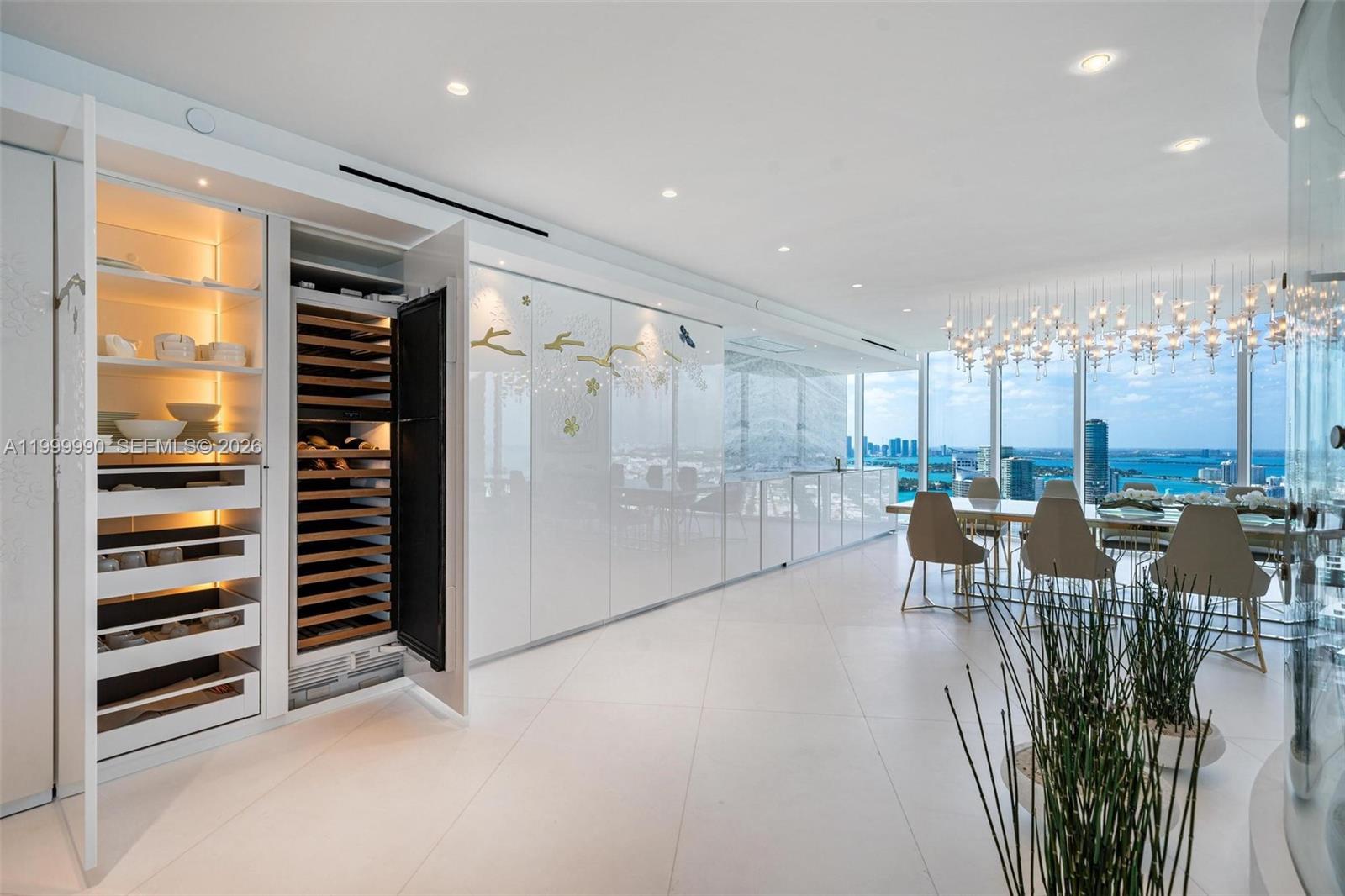 300 S Pointe Dr #PH-5 Miami Beach, FL 33139