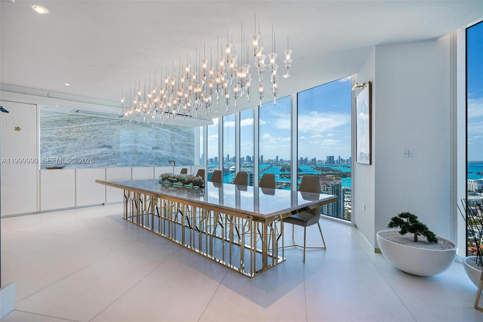 300 S Pointe Dr #PH-5 Miami Beach, FL 33139