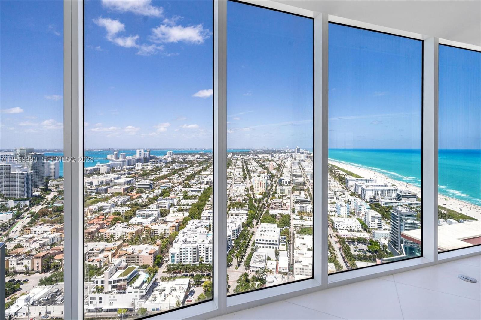 300 S Pointe Dr #PH-5 Miami Beach, FL 33139