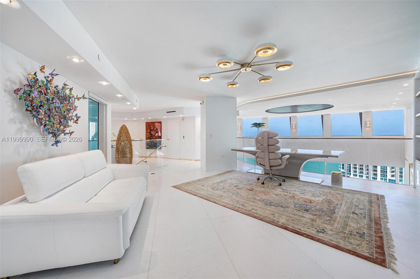 300 S Pointe Dr #PH-5 Miami Beach, FL 33139