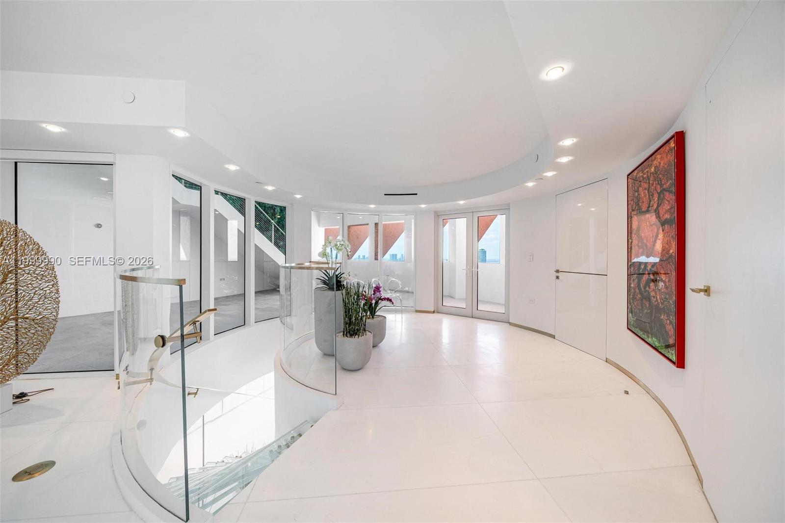 300 S Pointe Dr #PH-5 Miami Beach, FL 33139