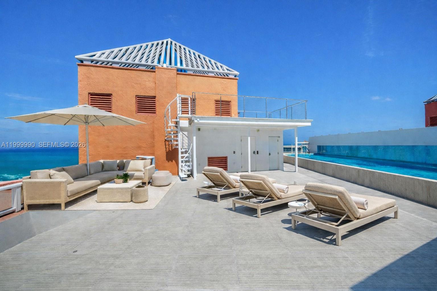 300 S Pointe Dr #PH-5 Miami Beach, FL 33139