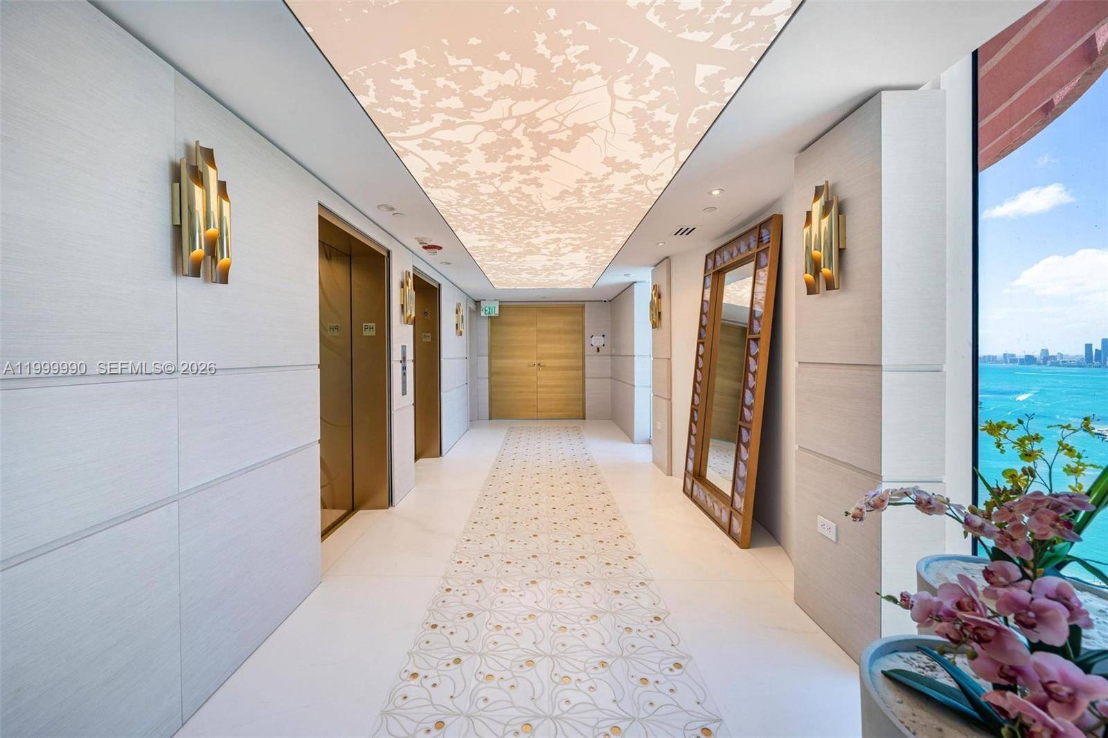 300 S Pointe Dr #PH-5 Miami Beach, FL 33139