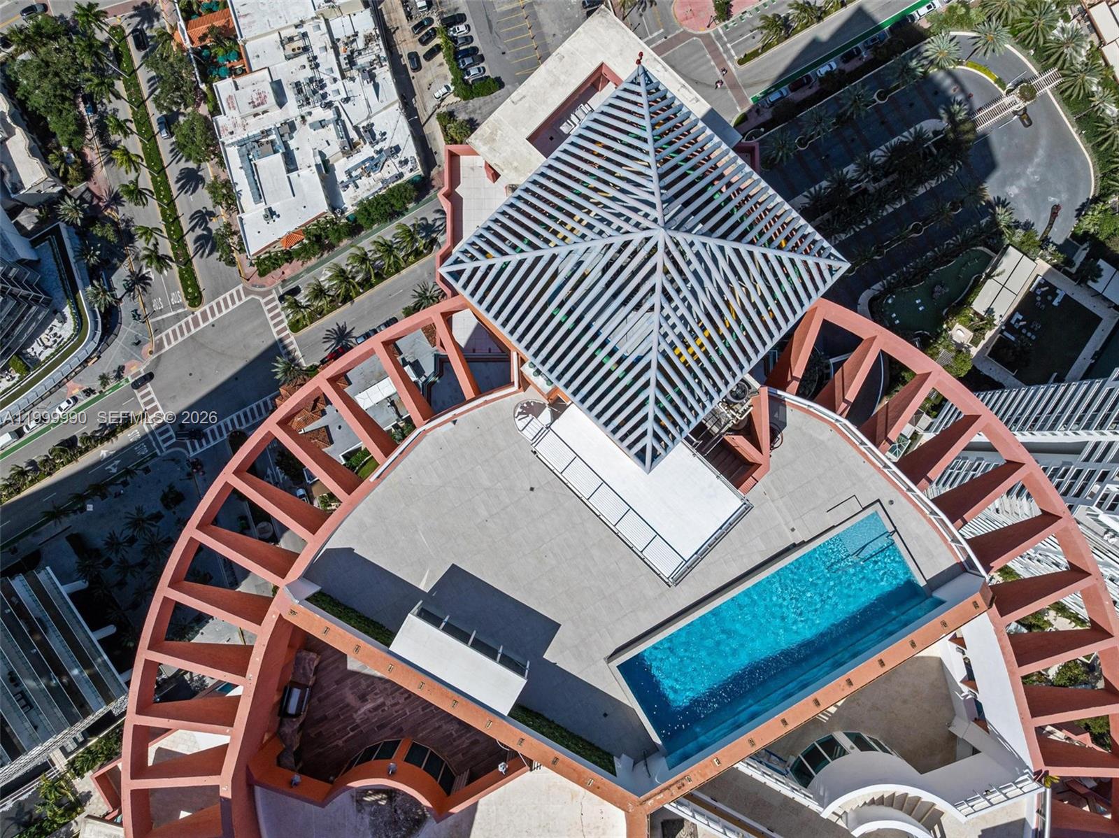 300 S Pointe Dr #PH-5 Miami Beach, FL 33139