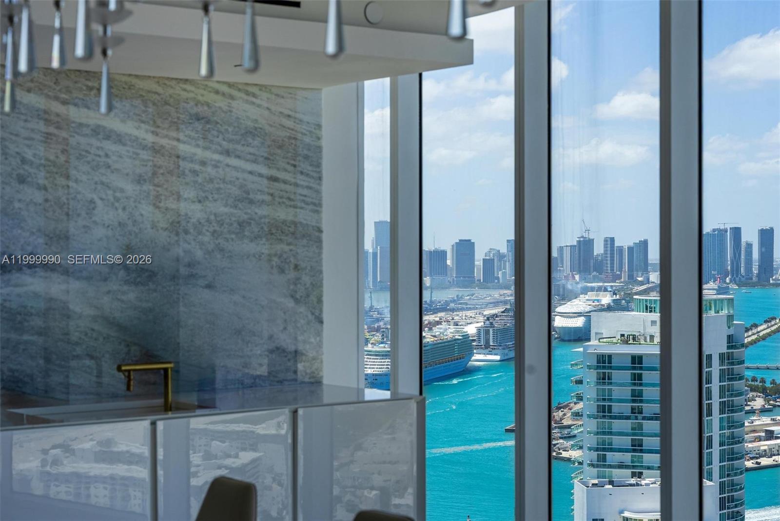 300 S Pointe Dr #PH-5 Miami Beach, FL 33139