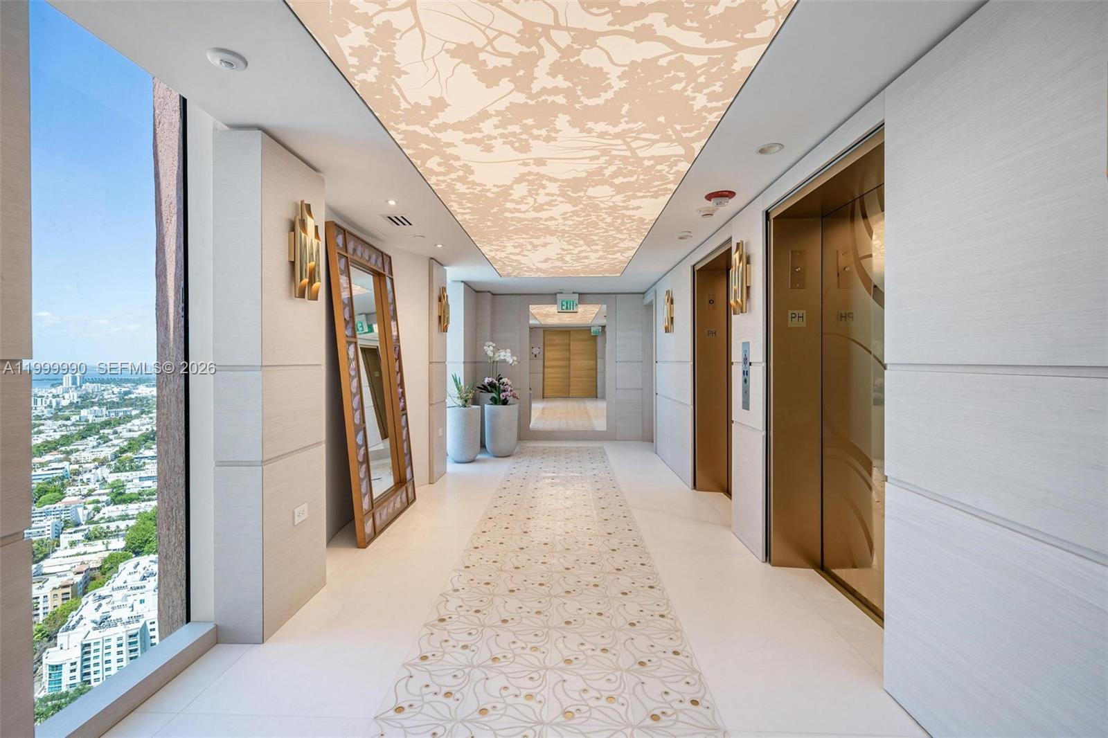 300 S Pointe Dr #PH-5 Miami Beach, FL 33139