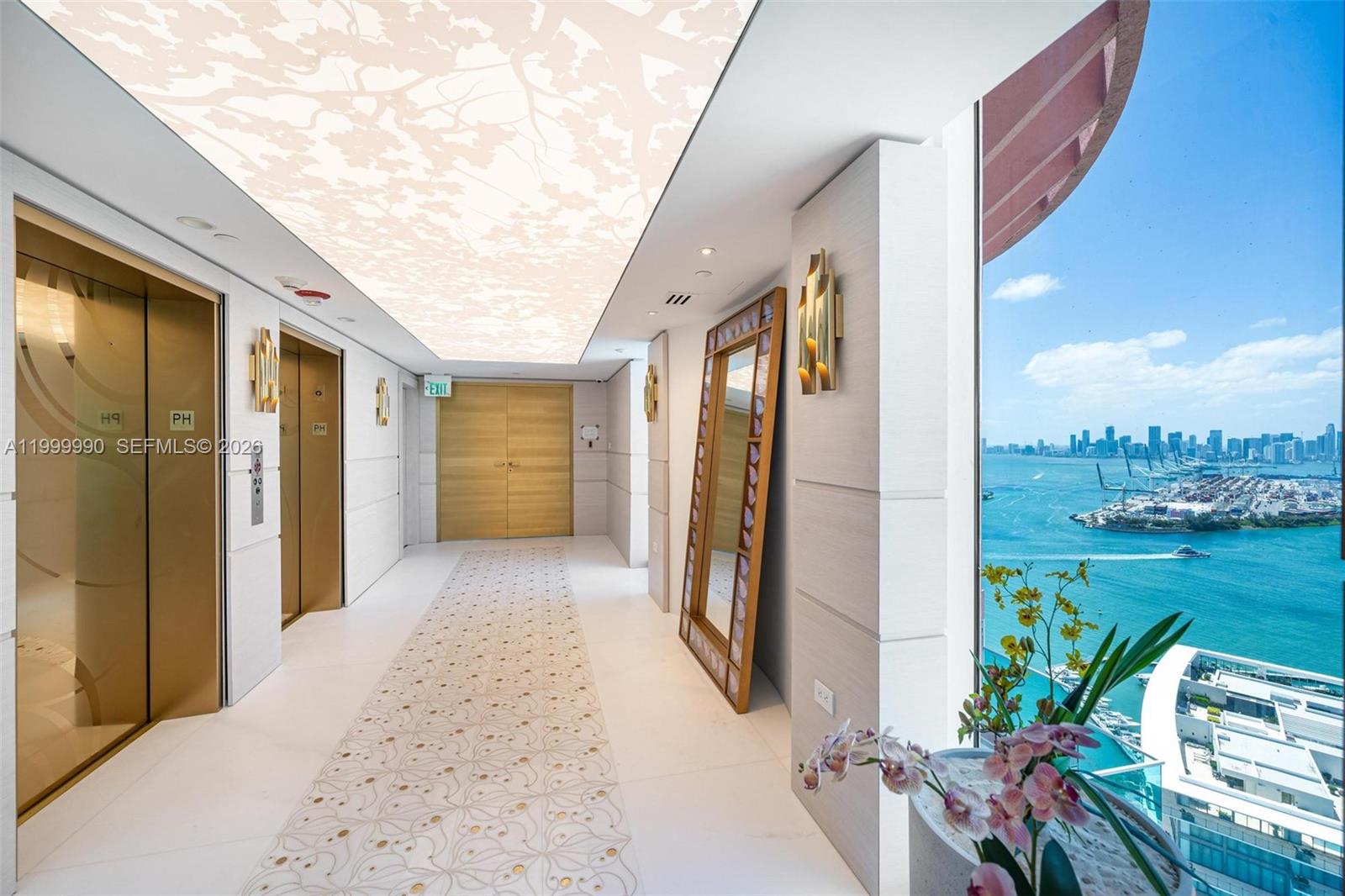 300 S Pointe Dr #PH-5 Miami Beach, FL 33139