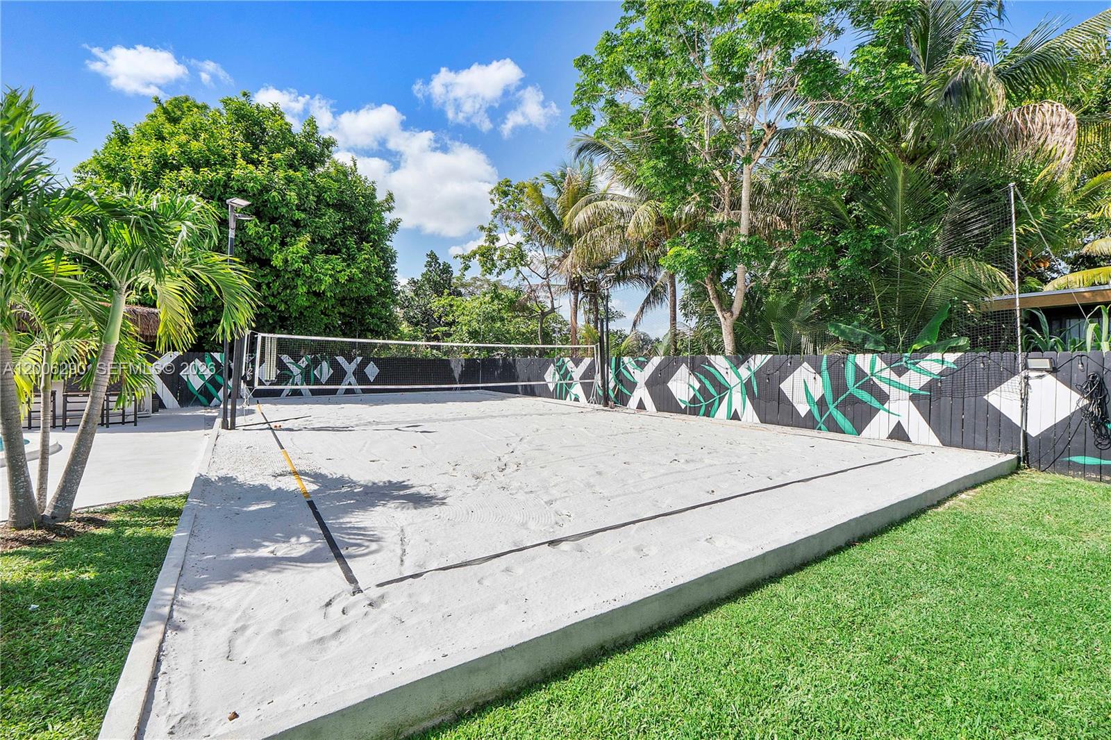 14830 N Spur Dr Miami, FL 33161