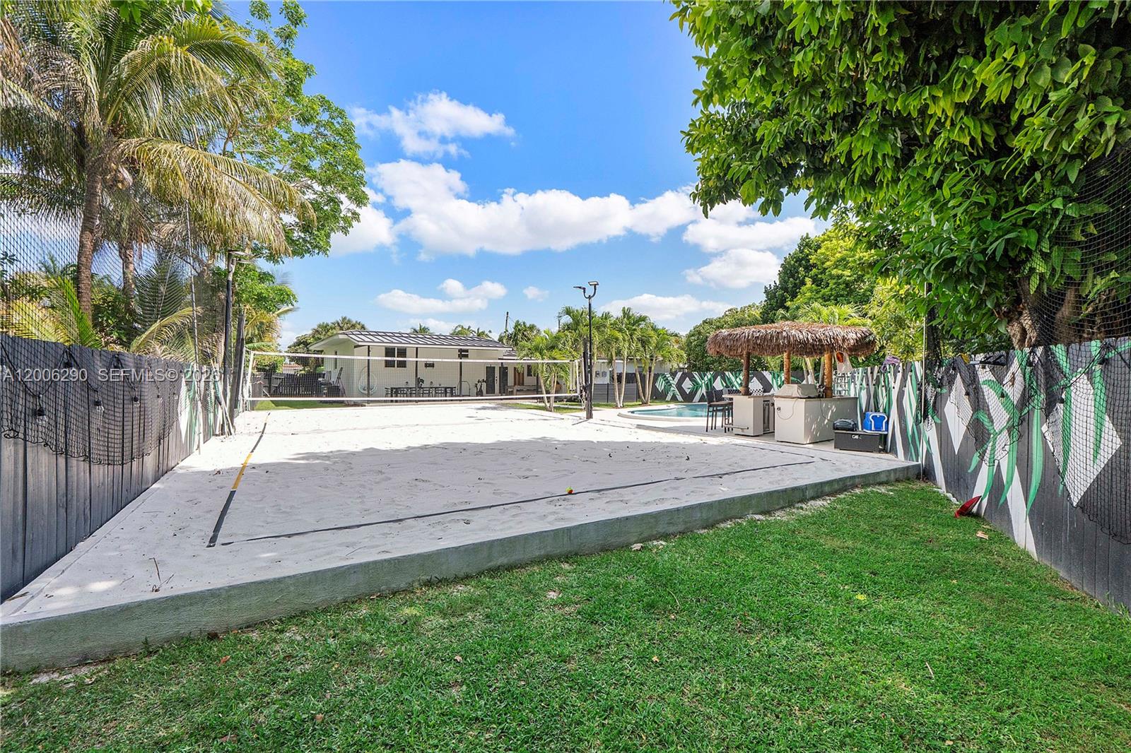 14830 N Spur Dr Miami, FL 33161