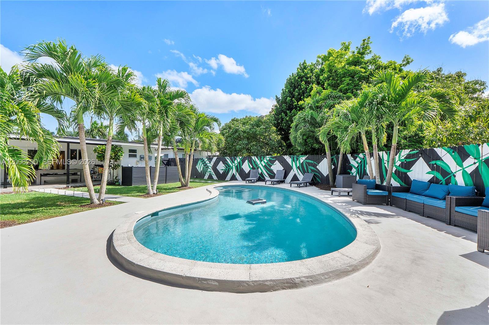 14830 N Spur Dr Miami, FL 33161