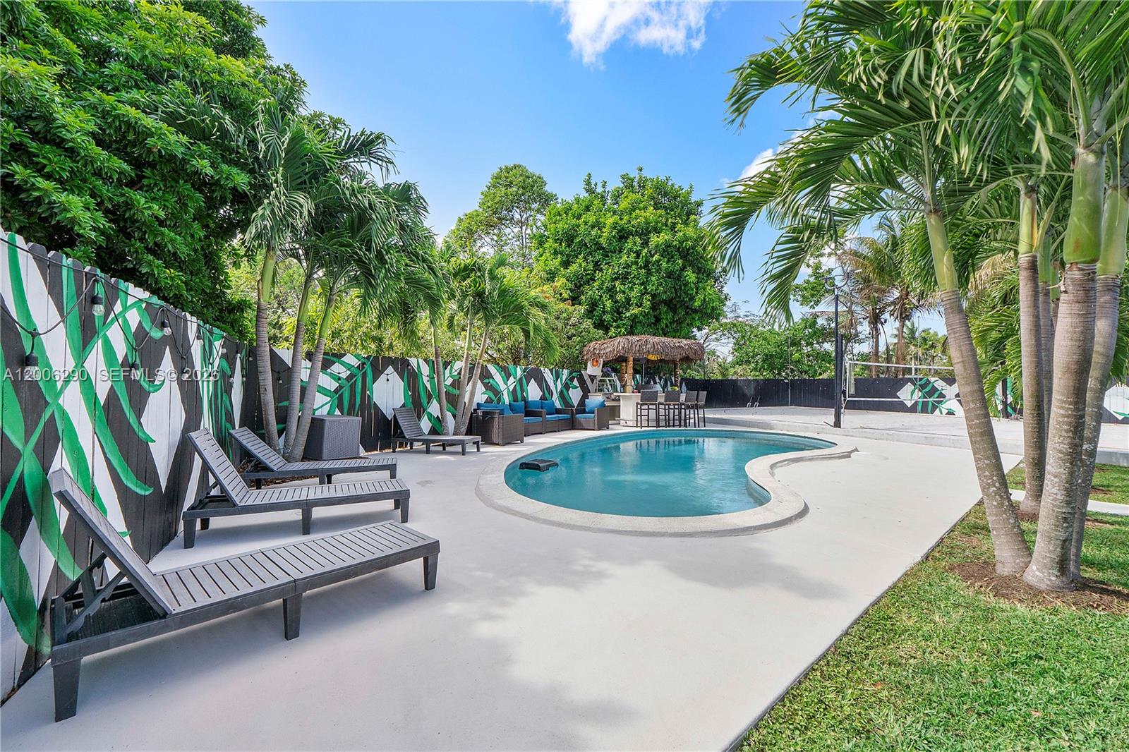 14830 N Spur Dr Miami, FL 33161