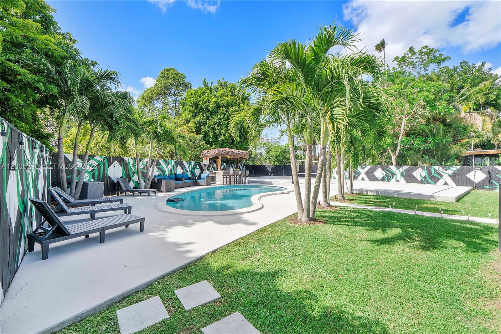 14830 N Spur Dr Miami, FL 33161