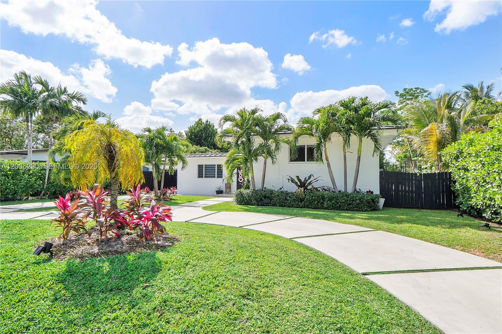 14830 N Spur Dr Miami, FL 33161