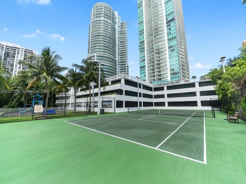 image Skyline on Brickell28