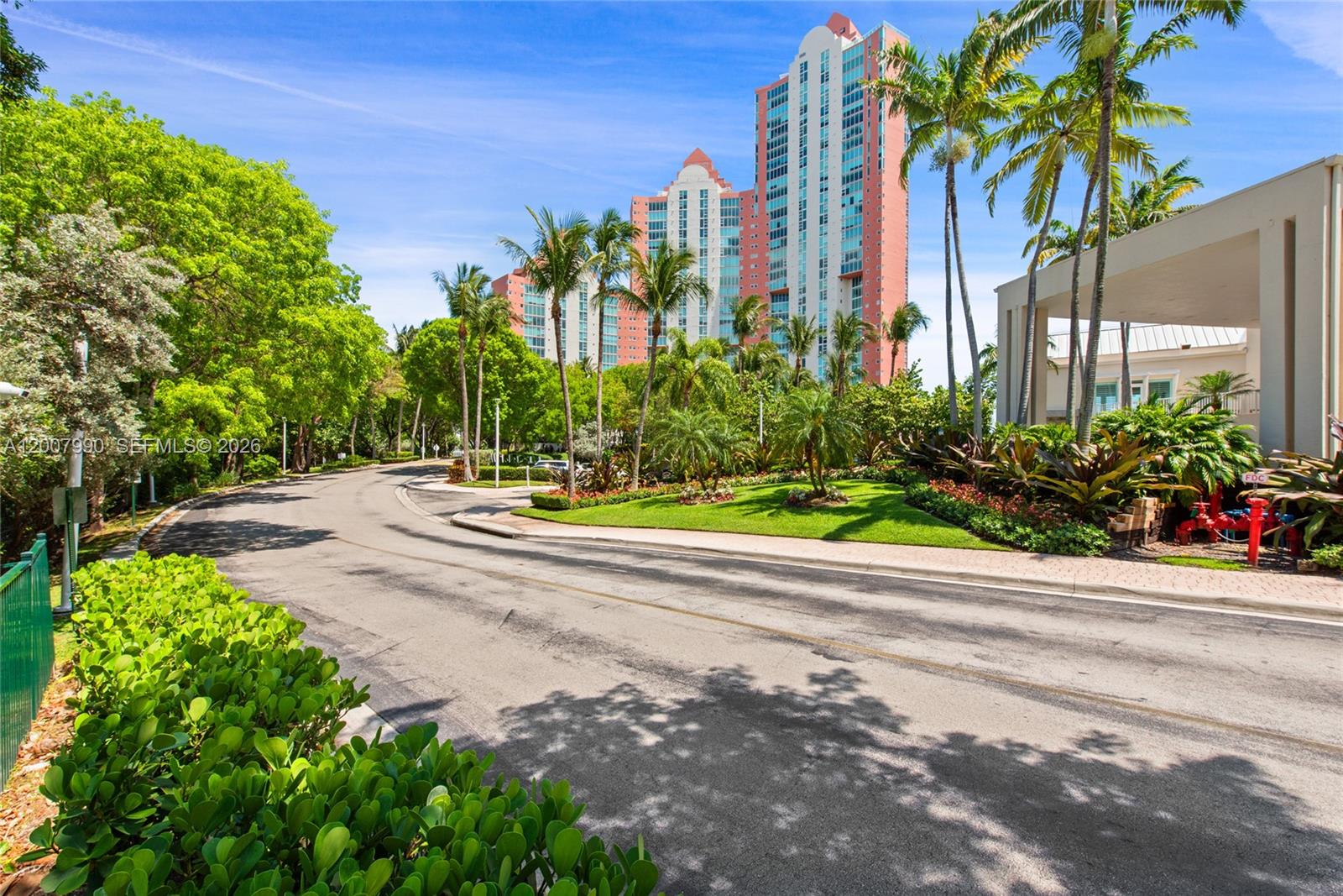 3370 Hidden Bay Dr #1213 Aventura, FL 33180