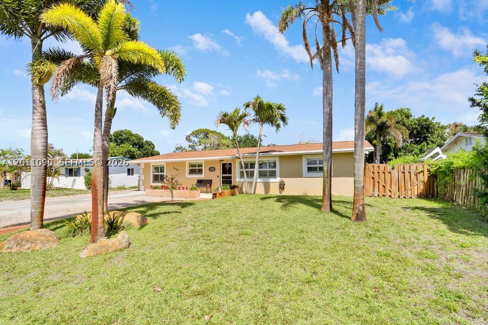 19049 SE Robert Dr