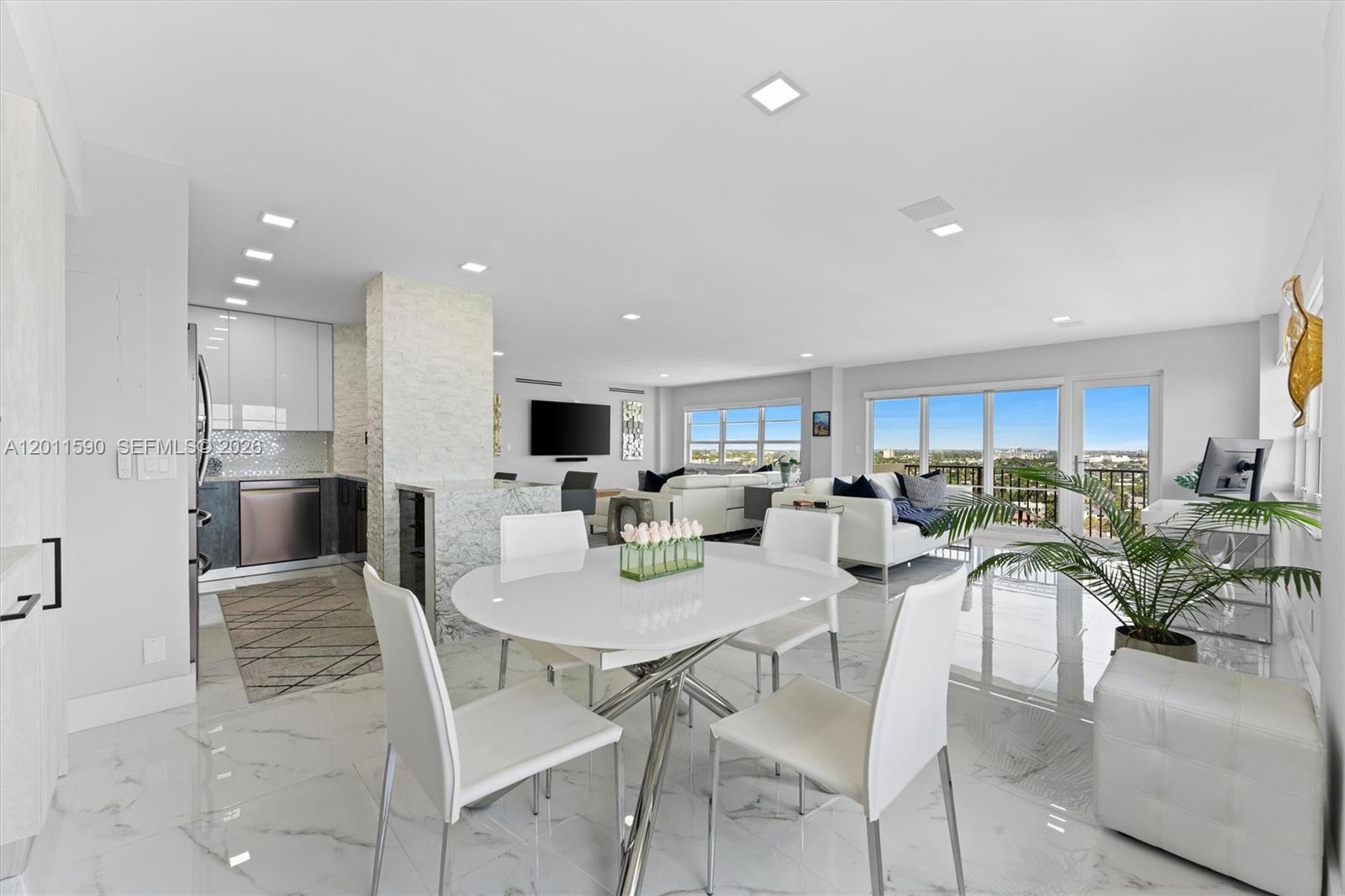 340 Sunset Dr #1810 Fort Lauderdale, FL 33301