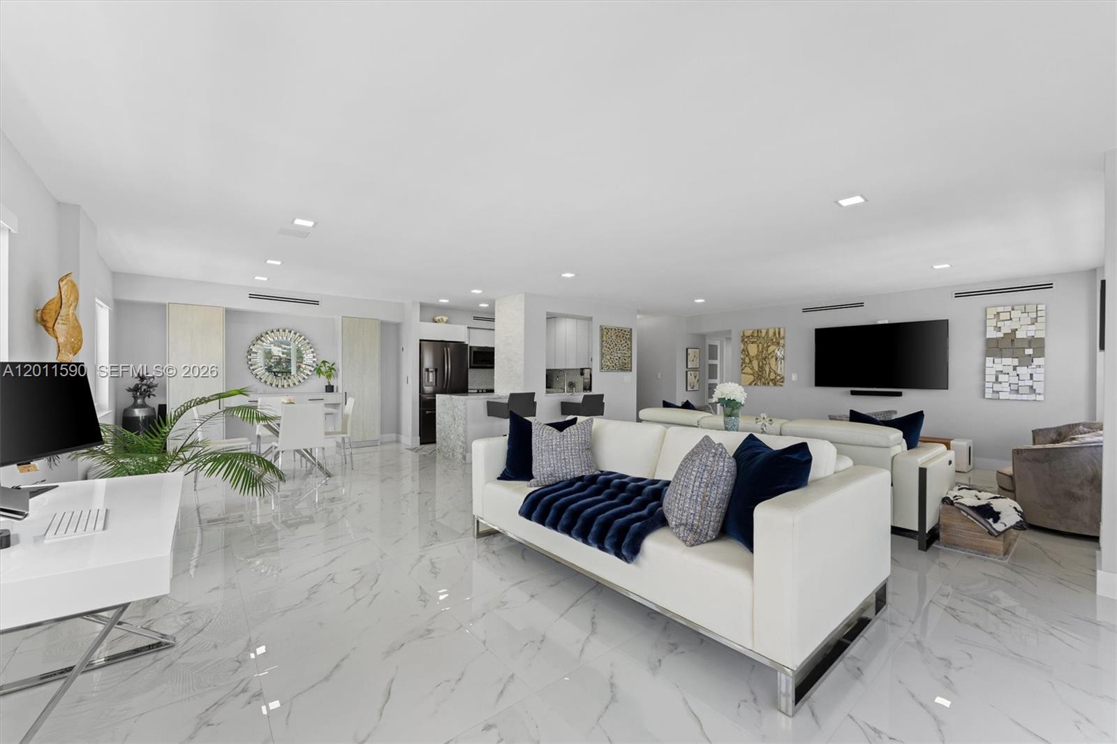 340 Sunset Dr #1810 Fort Lauderdale, FL 33301