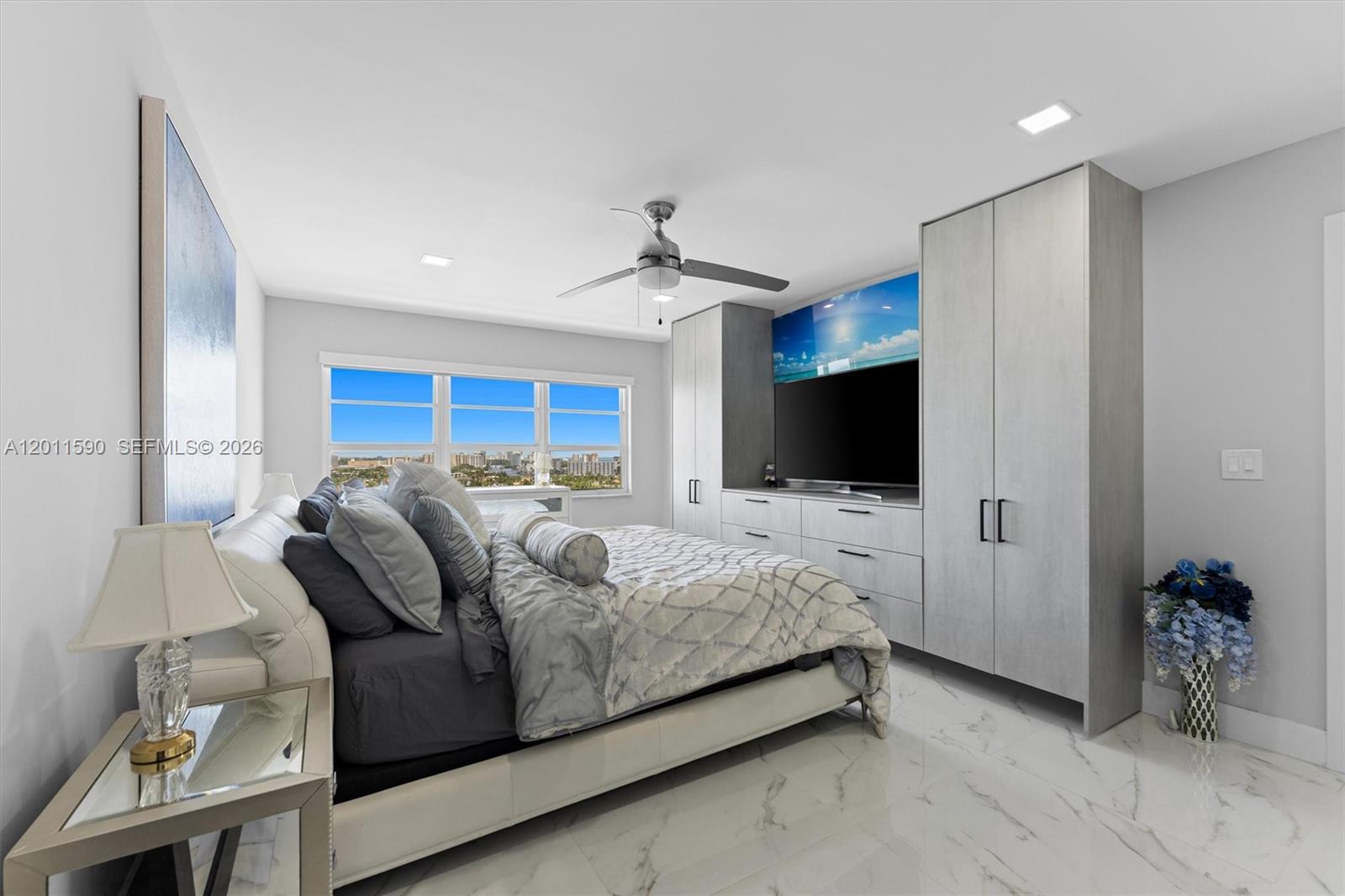340 Sunset Dr #1810 Fort Lauderdale, FL 33301