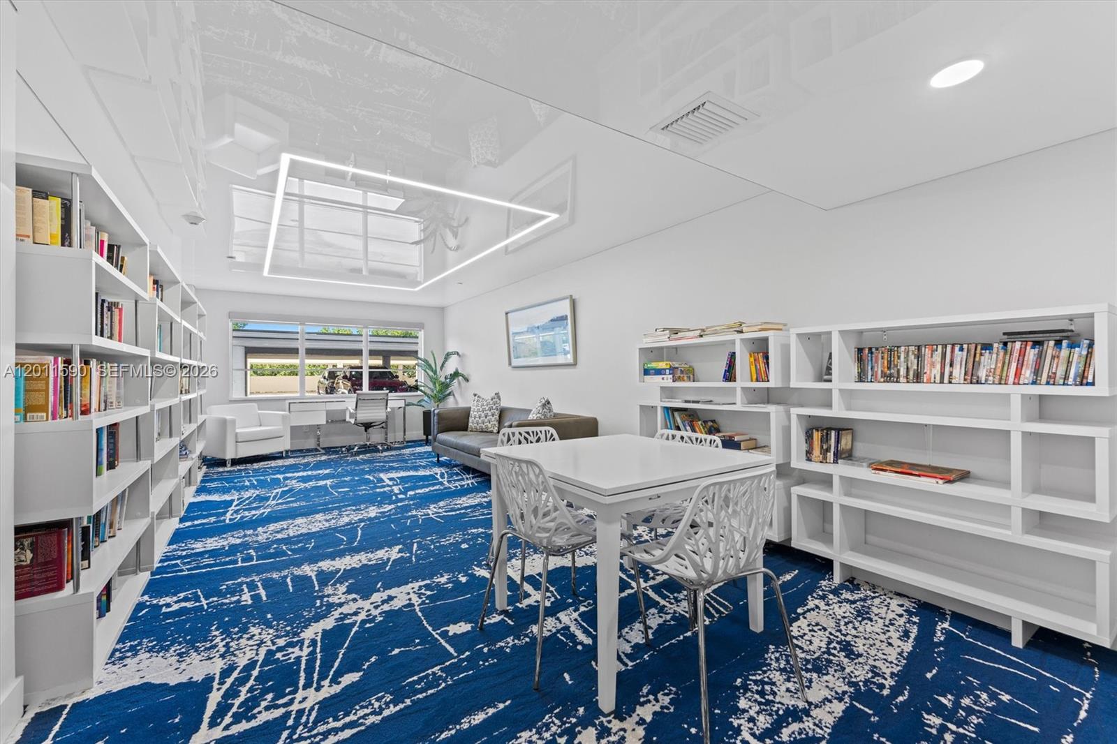 340 Sunset Dr #1810 Fort Lauderdale, FL 33301