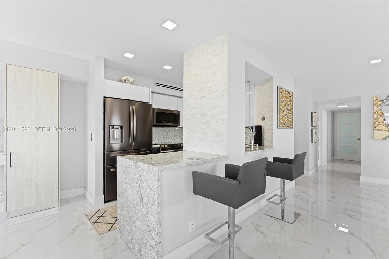 340 Sunset Dr #1810 Fort Lauderdale, FL 33301