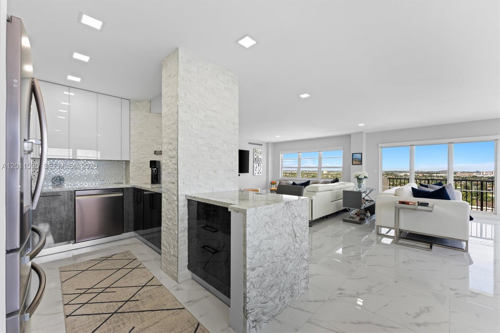 340 Sunset Dr #1810 Fort Lauderdale, FL 33301