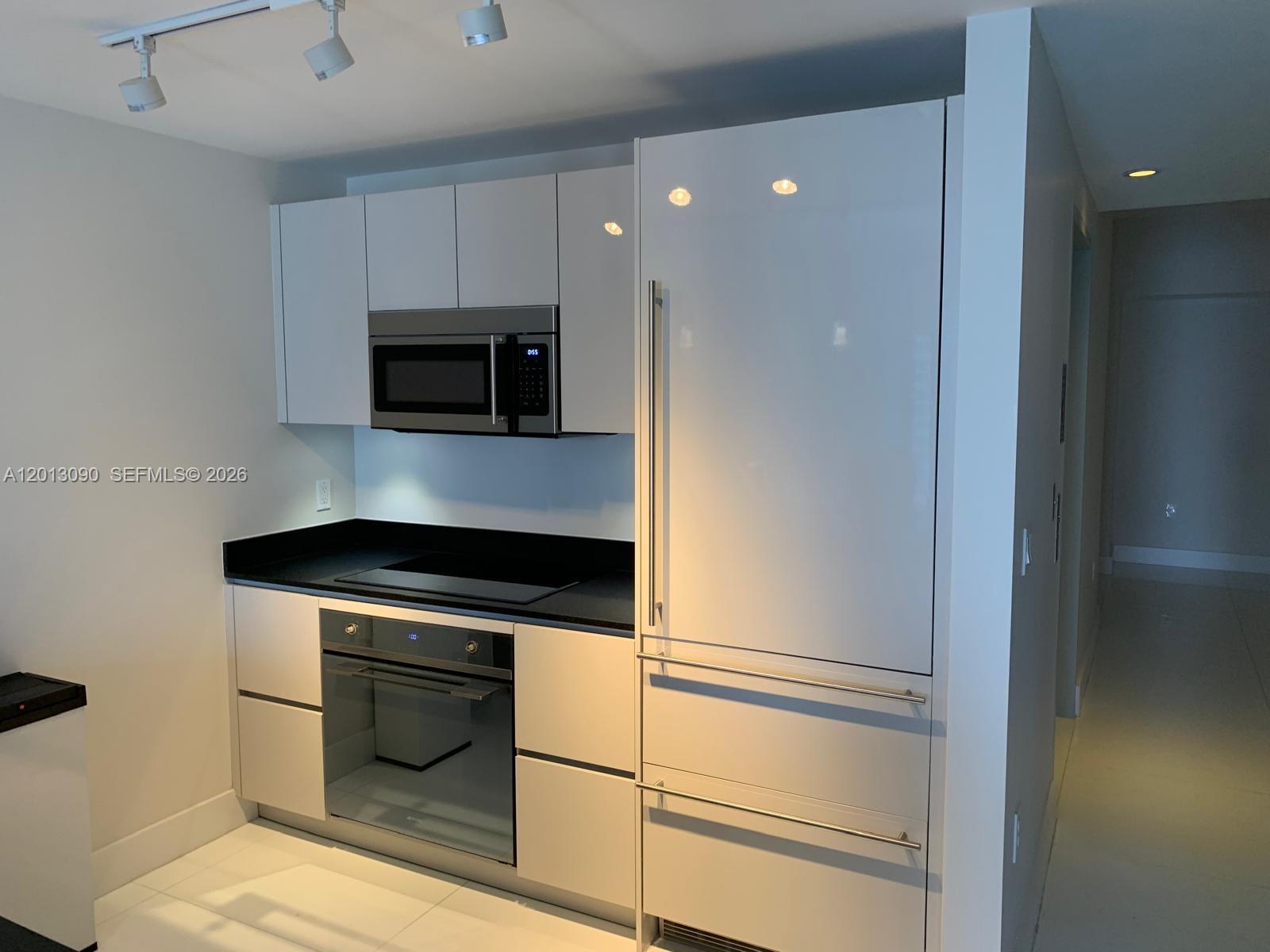1010 Brickell Ave #3704 Miami, FL 33131