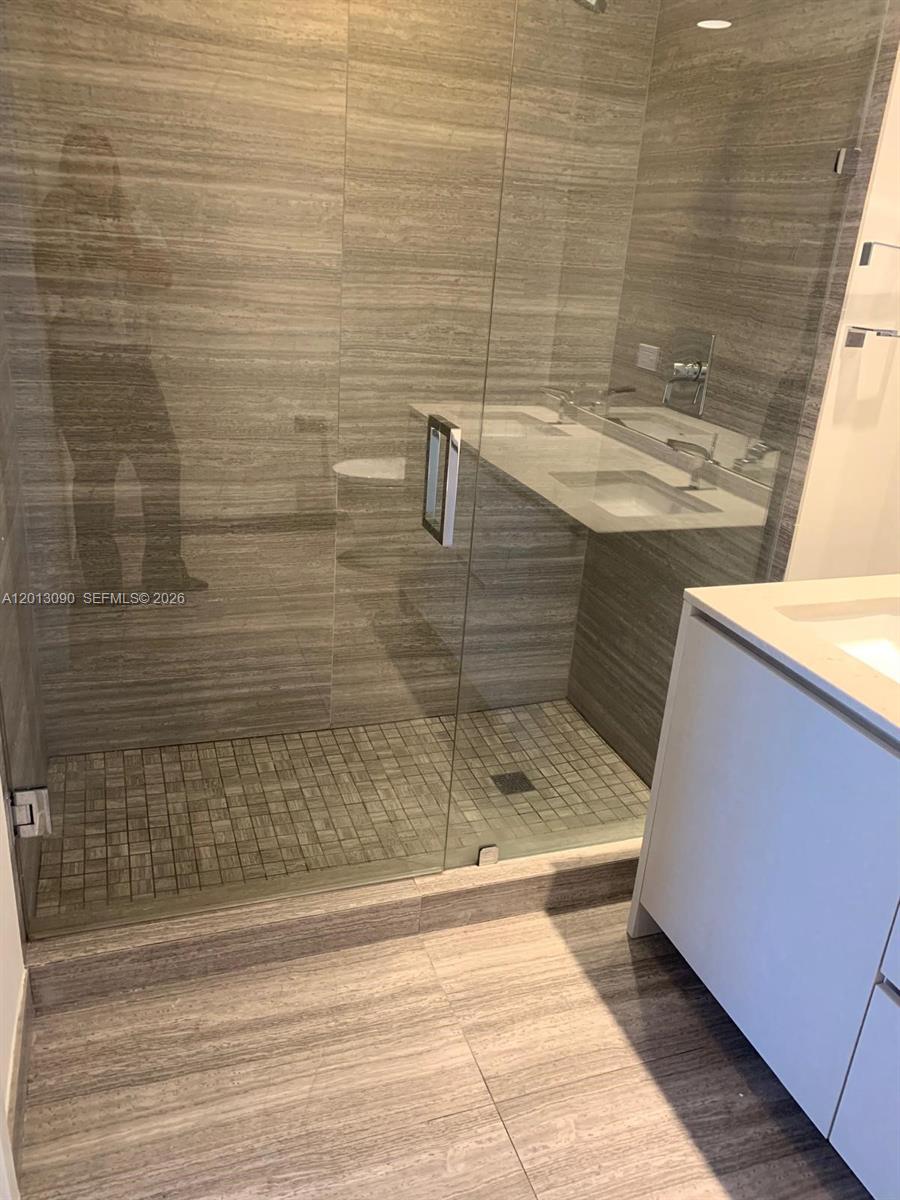 1010 Brickell Ave #3704 Miami, FL 33131