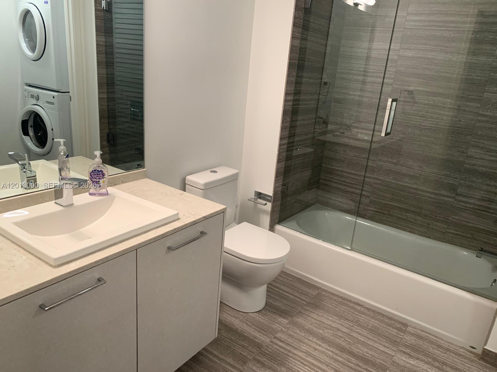 image 1010 Brickell27