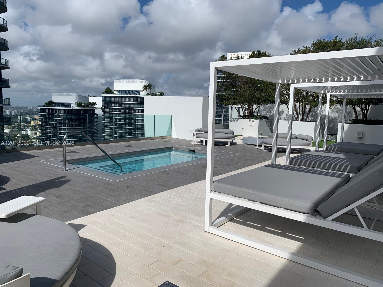 image 1010 Brickell30