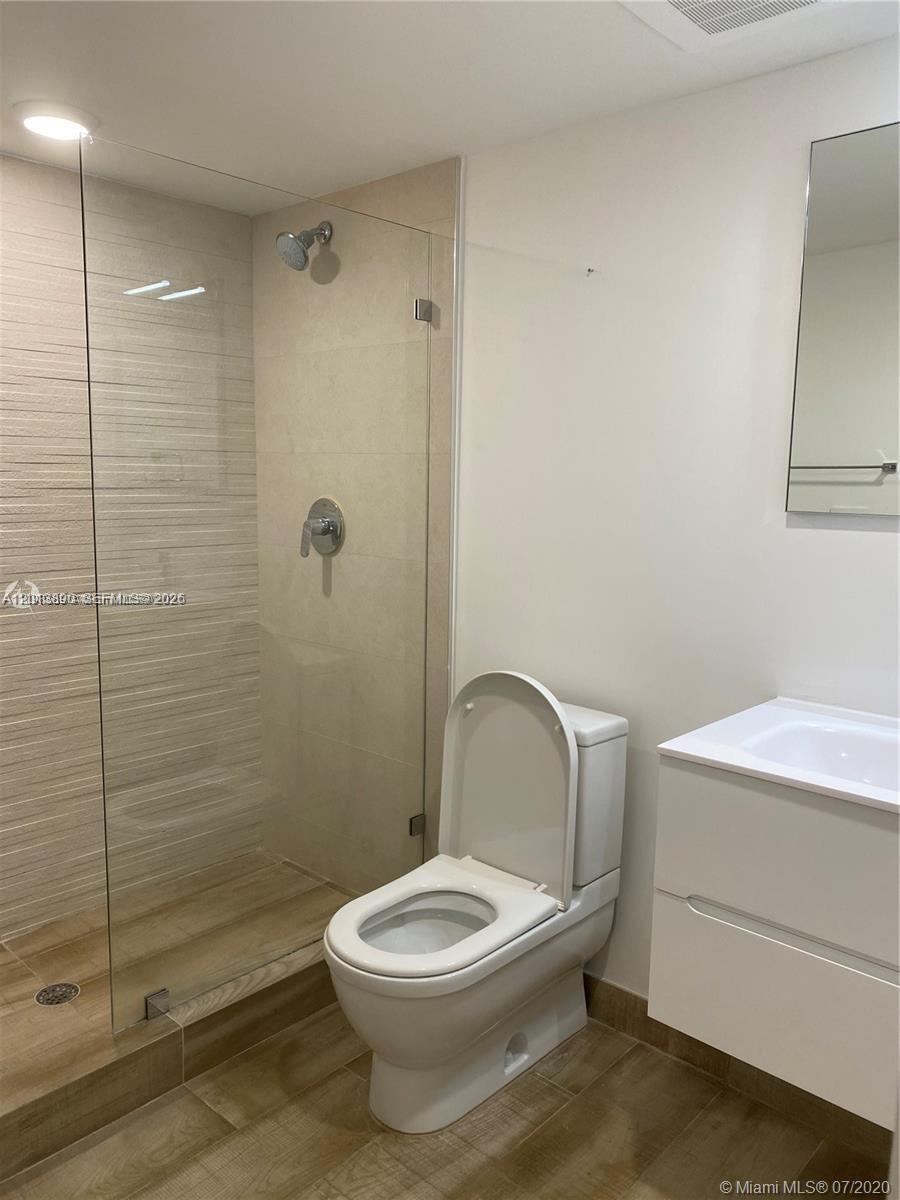 9261 E Bay Hbr Dr #704 Bay Harbor Islands, FL 33154