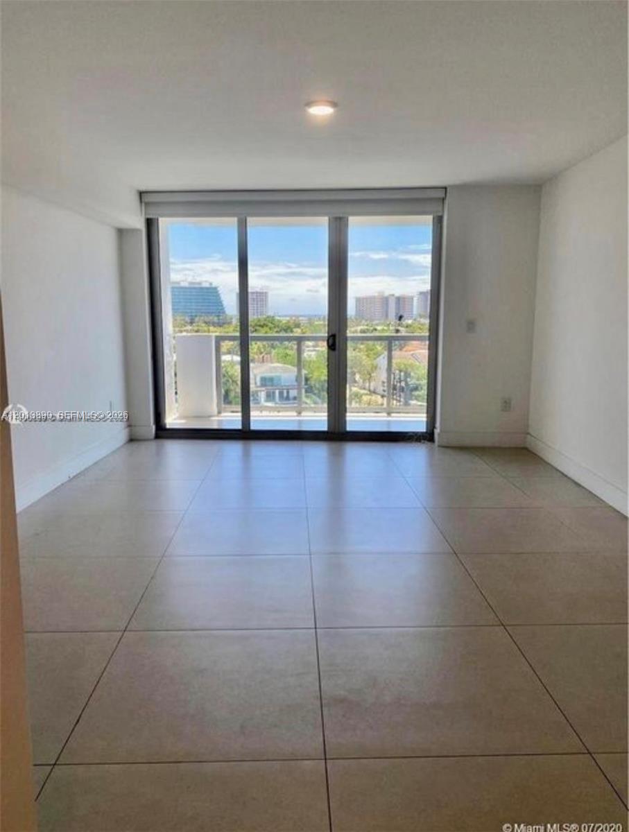 9261 E Bay Hbr Dr #704 Bay Harbor Islands, FL 33154