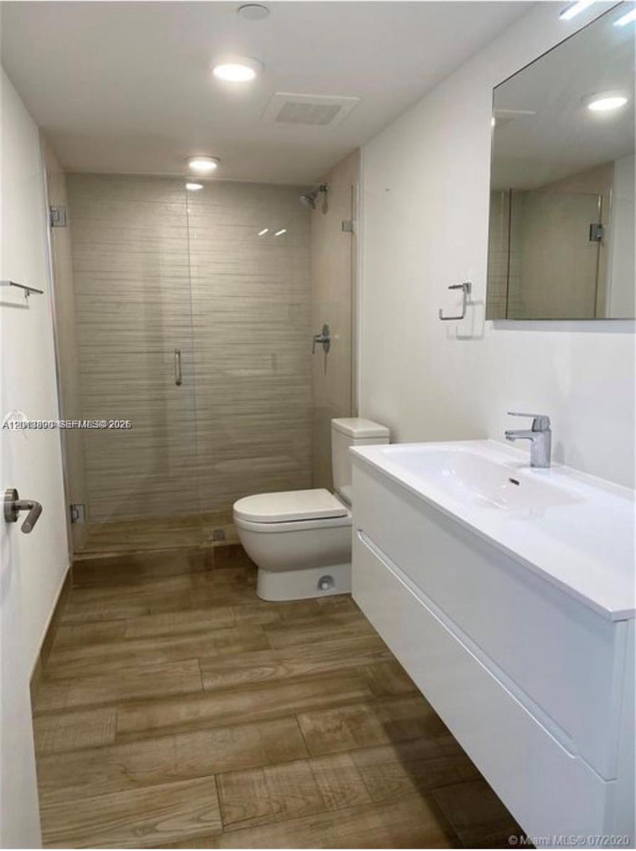 9261 E Bay Hbr Dr #704 Bay Harbor Islands, FL 33154