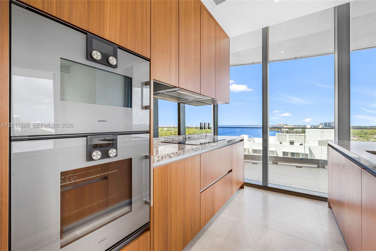 175 SE 25th Rd #1203 Miami, FL 33129