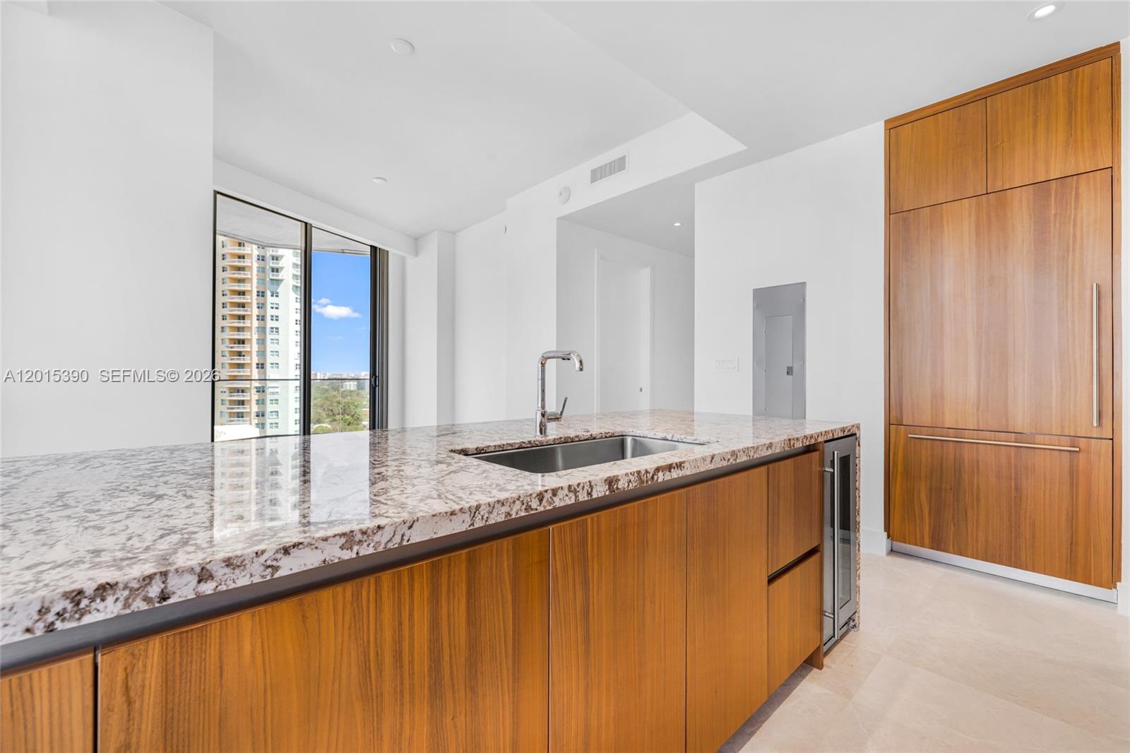 175 SE 25th Rd #1203 Miami, FL 33129