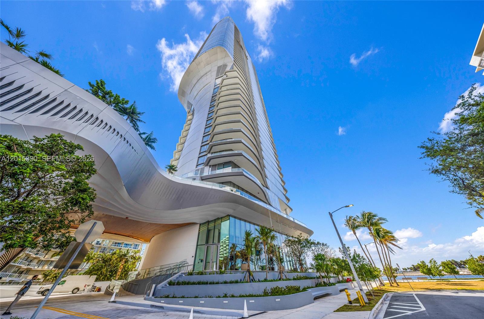 175 SE 25th Rd #1203 Miami, FL 33129