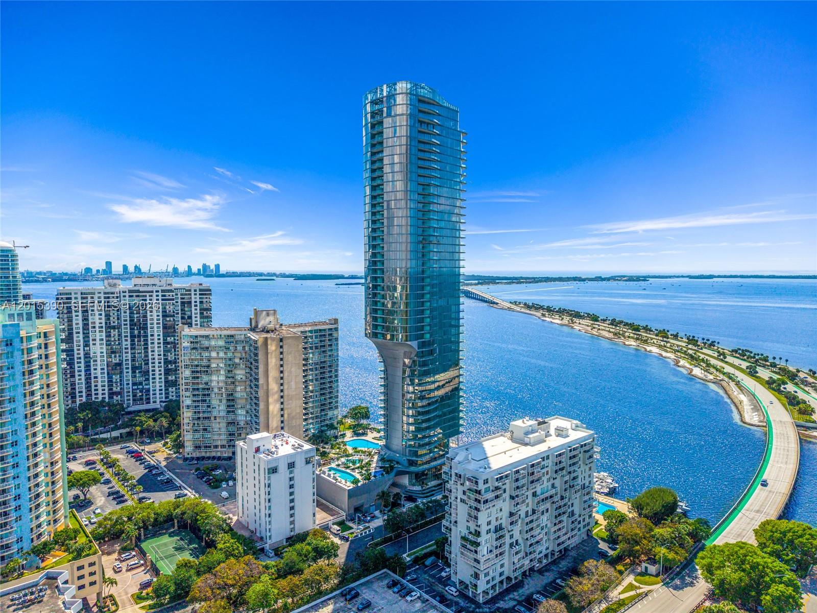 175 SE 25th Rd #1203 Miami, FL 33129
