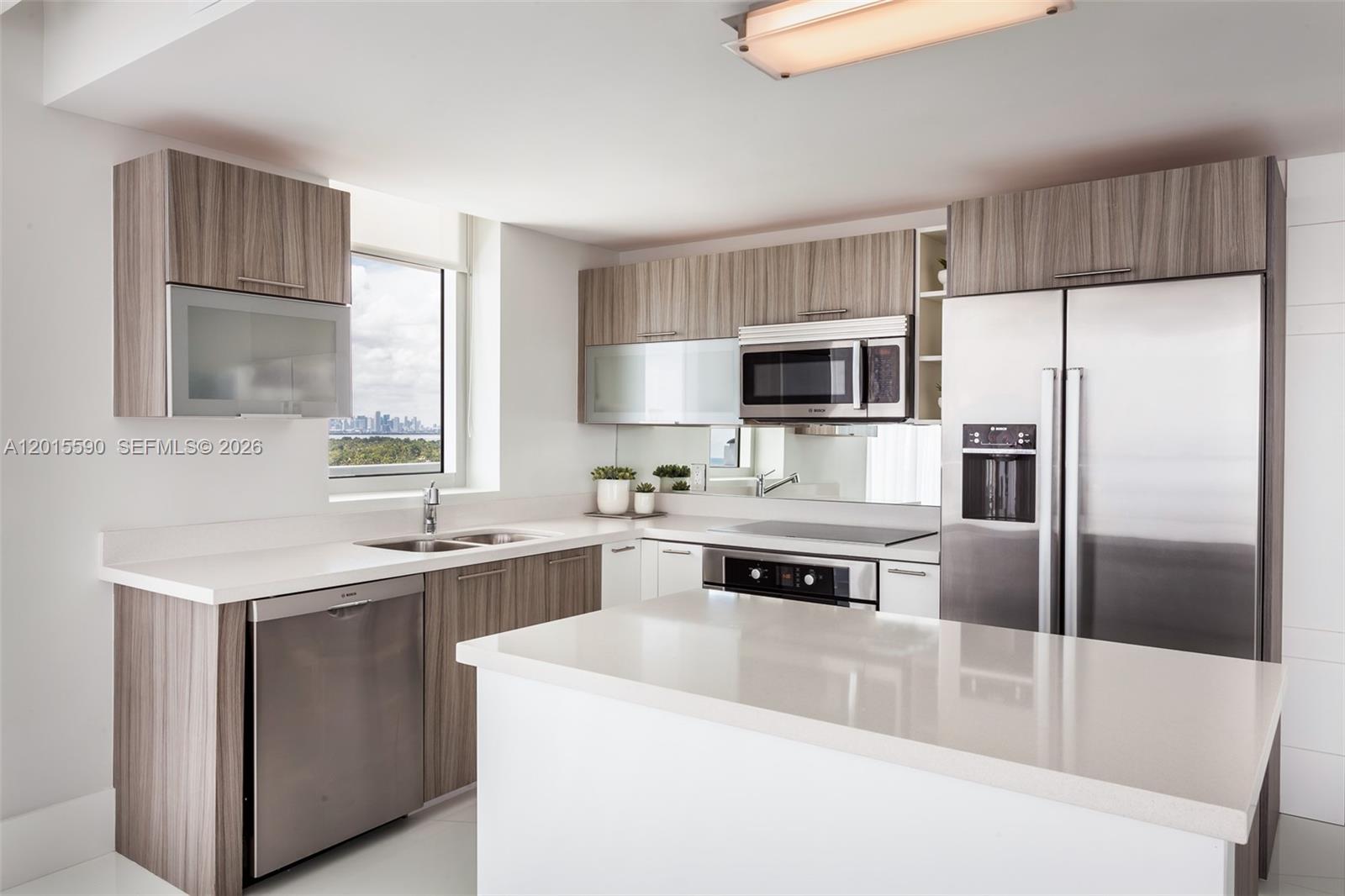 6700 Indian Crk Dr #1402 Miami Beach, FL 33141