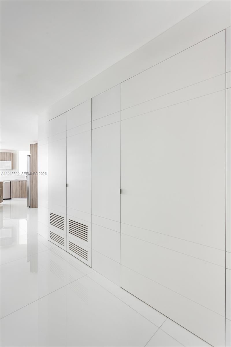 6700 Indian Crk Dr #1402 Miami Beach, FL 33141