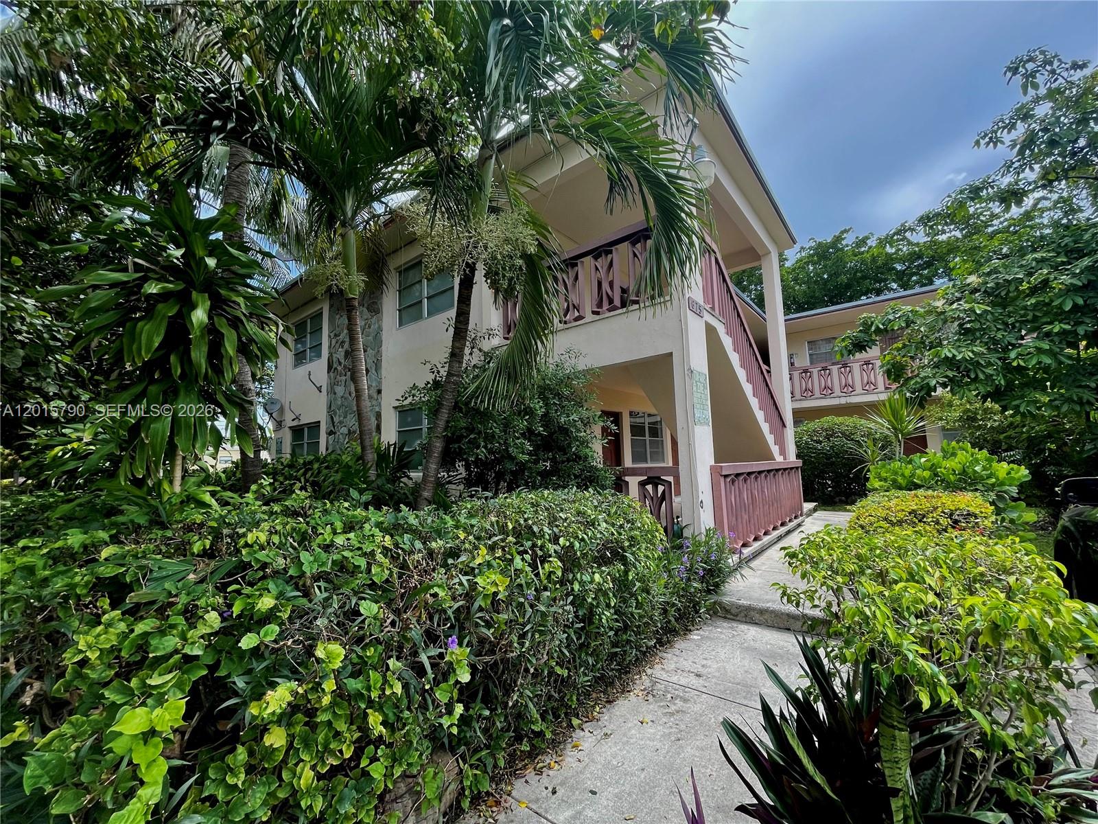 675 SW 7th Ave #2