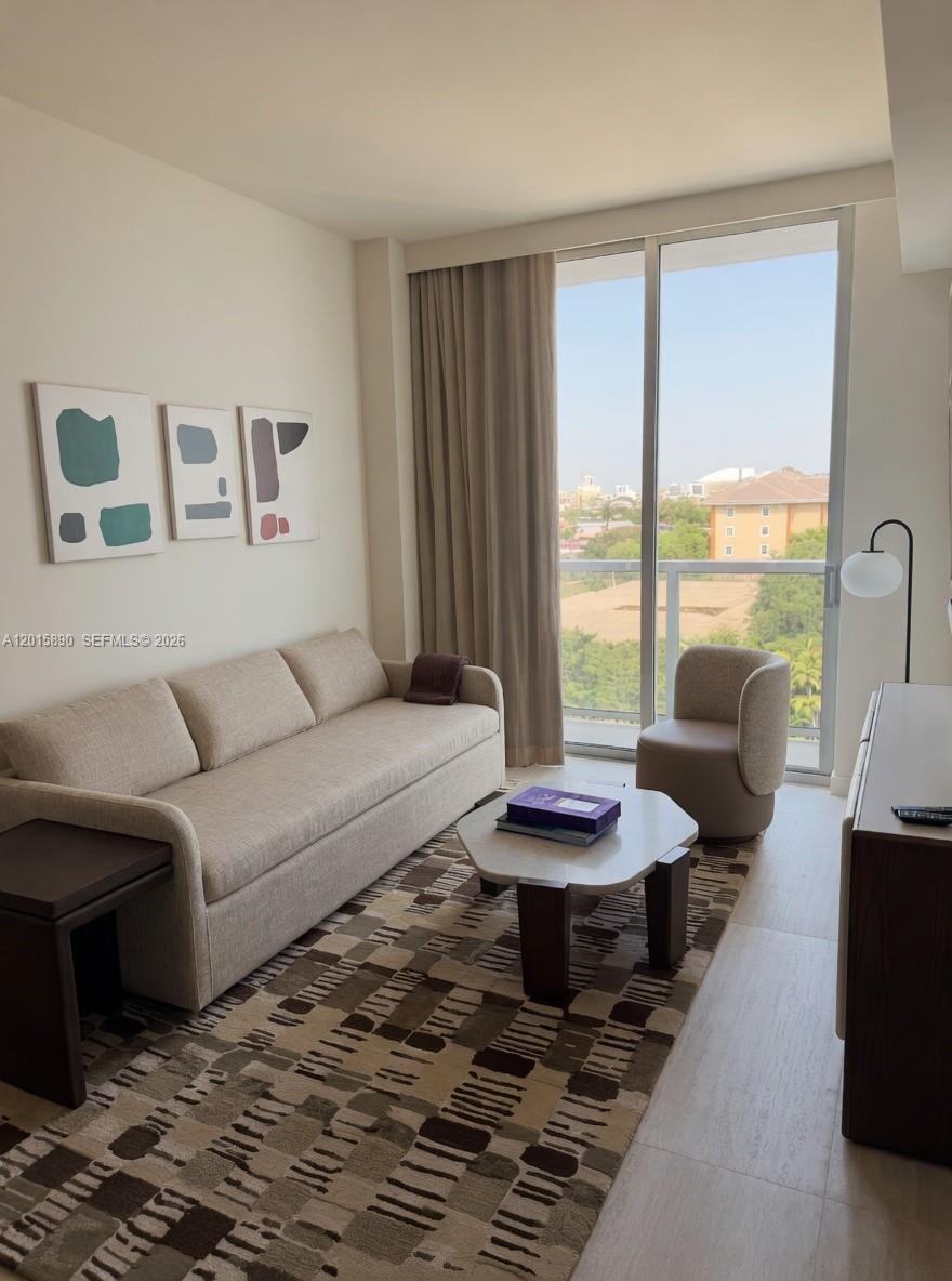 1611 SW 2nd Ave #707 Miami, FL 33129
