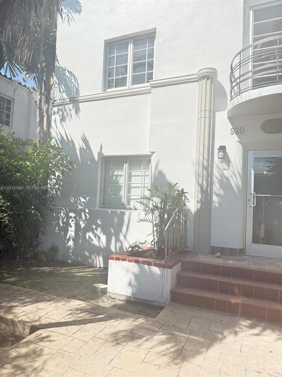 920 Euclid Ave #3