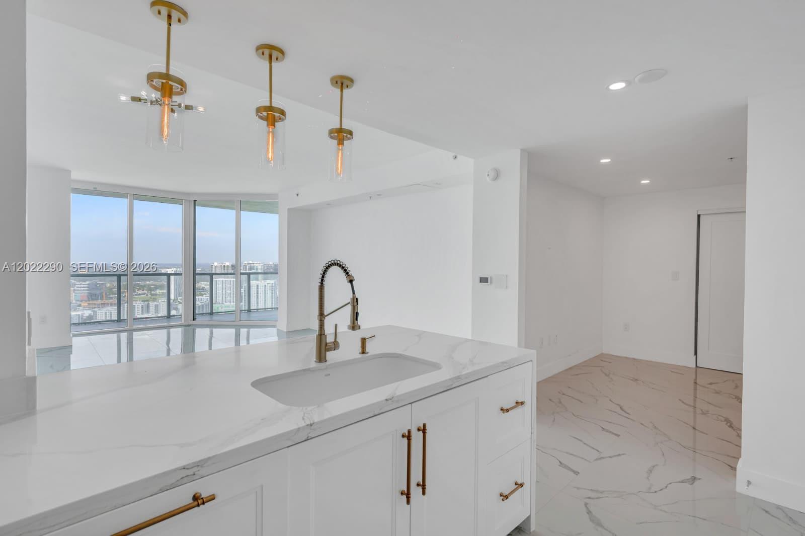 1900 N Bayshore Dr #3716