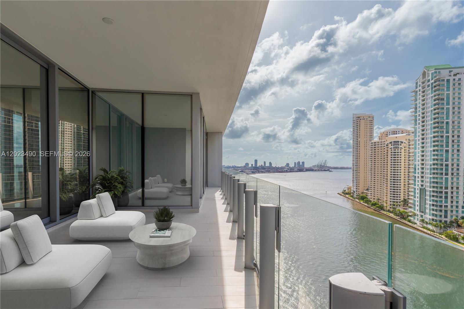 image Aston Martin Residences0