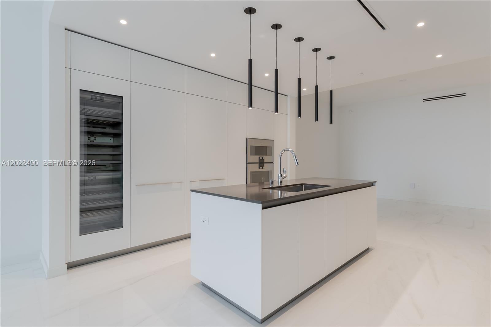 300 Biscayne Blvd Way #1704 Miami, FL 33131