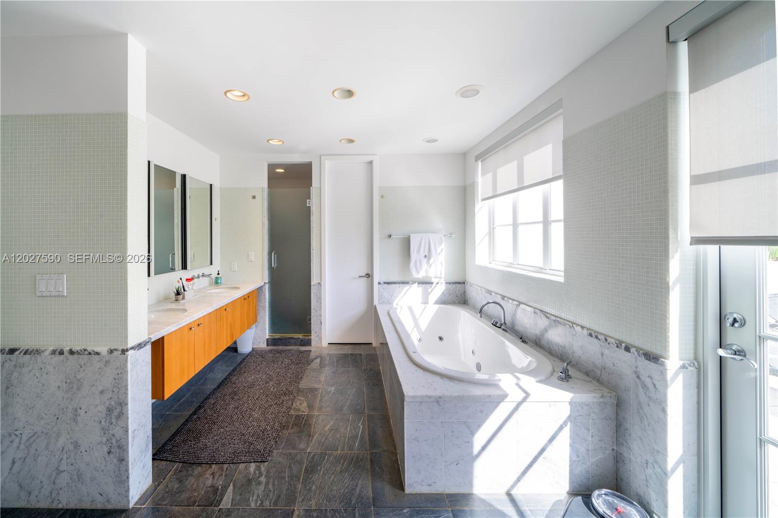 230 Water Way Miami Beach, FL 33141