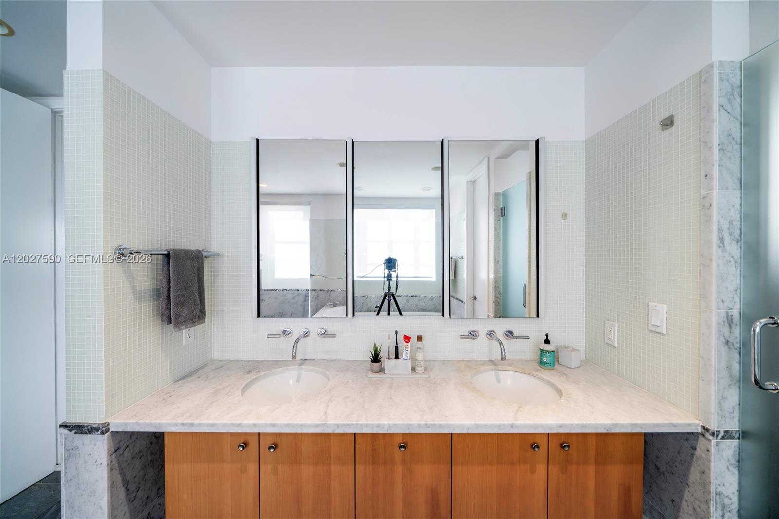230 Water Way Miami Beach, FL 33141