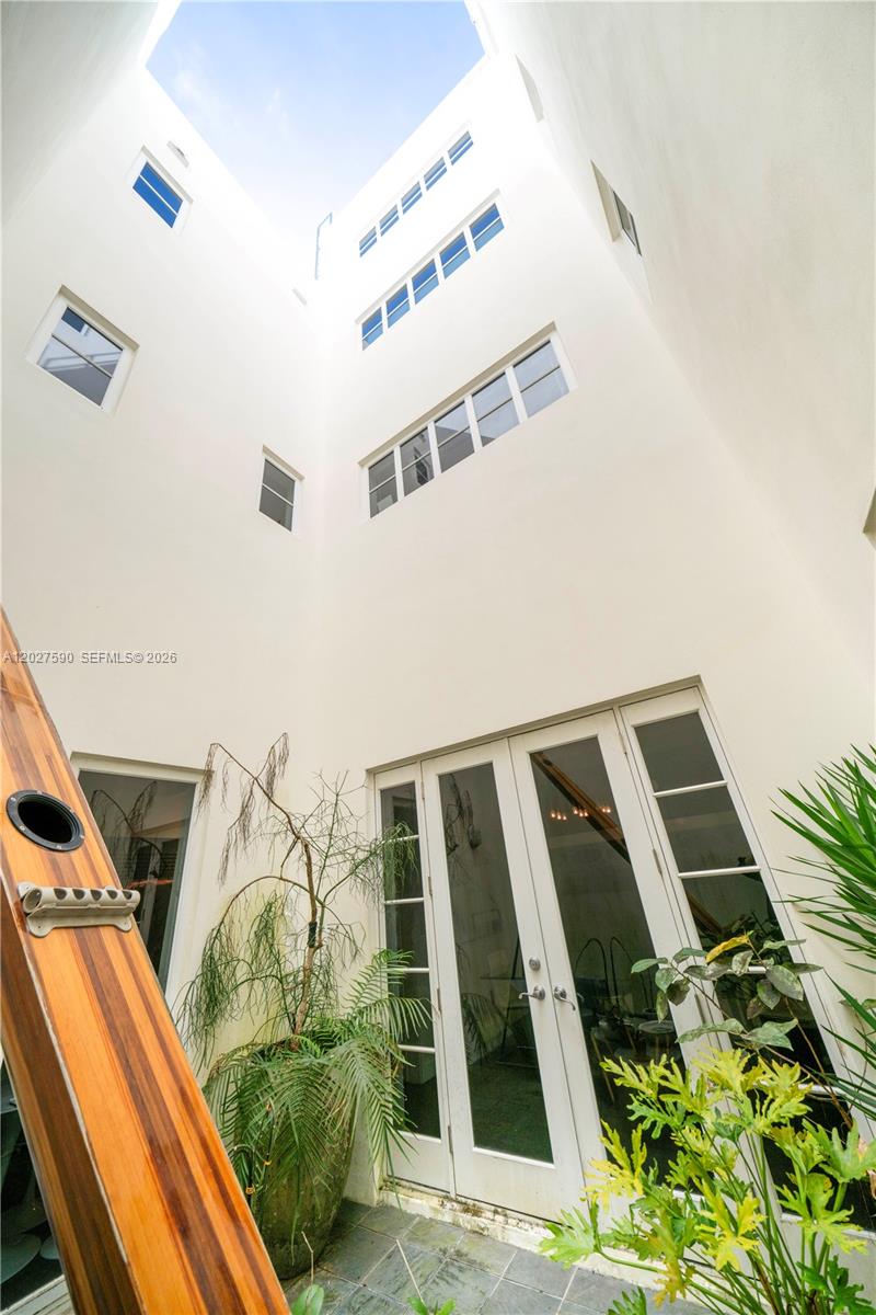 230 Water Way Miami Beach, FL 33141