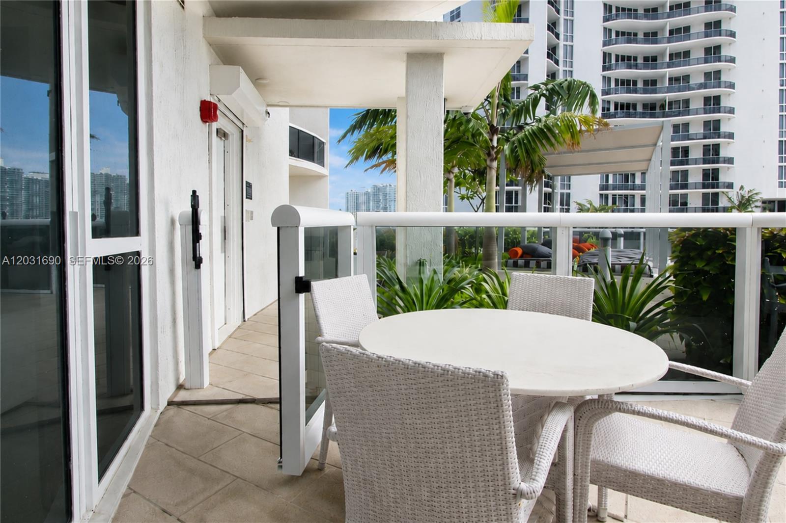 15811 Collins Ave #403 Sunny Isles Beach, FL 33160