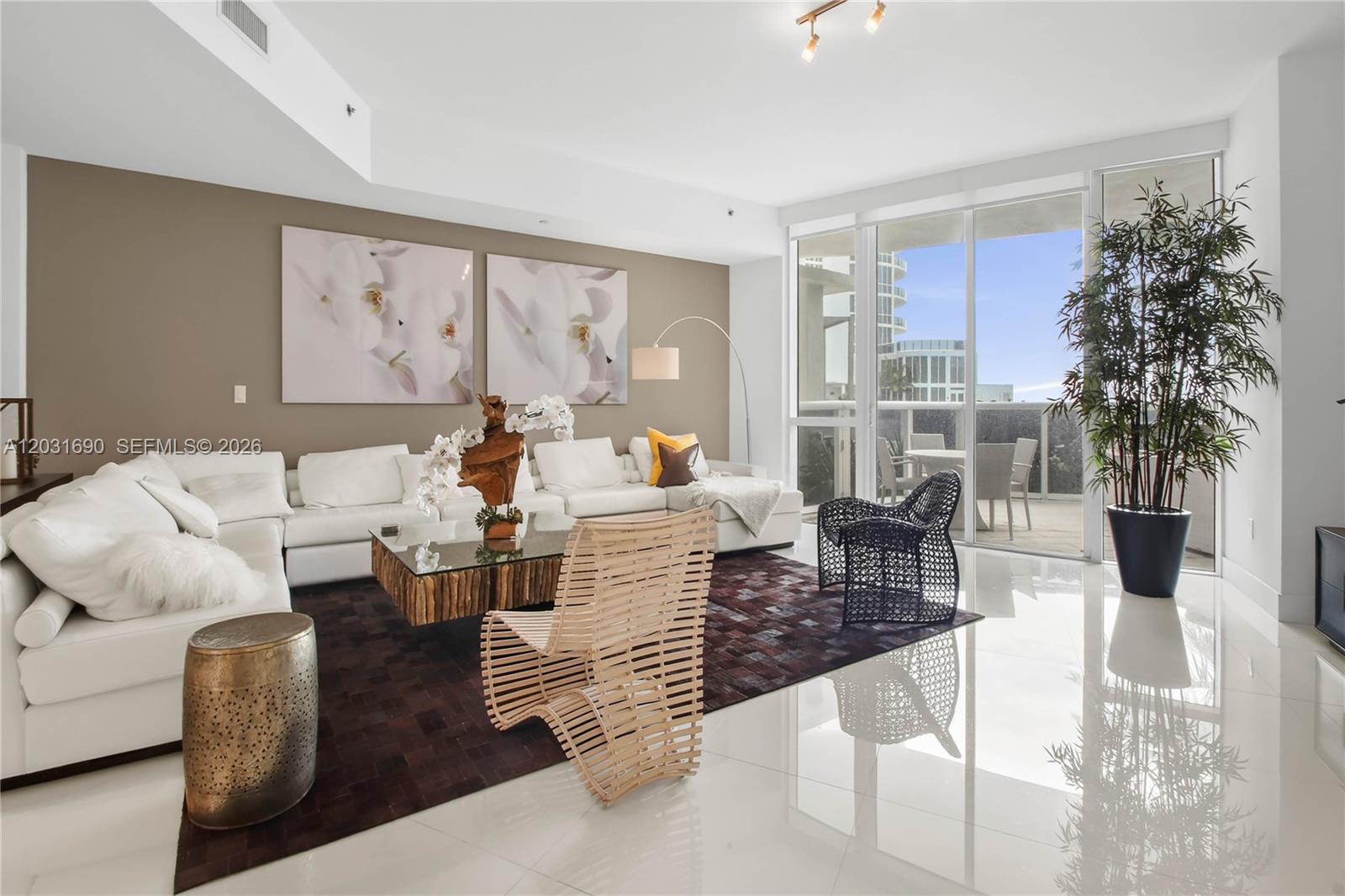 15811 Collins Ave #403 Sunny Isles Beach, FL 33160